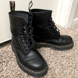 1460 Women’s Dr. Martens smooth black leather boot